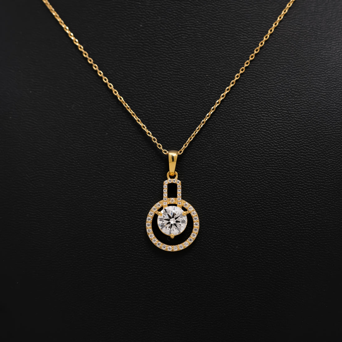 Round Halo Diamond Pendant