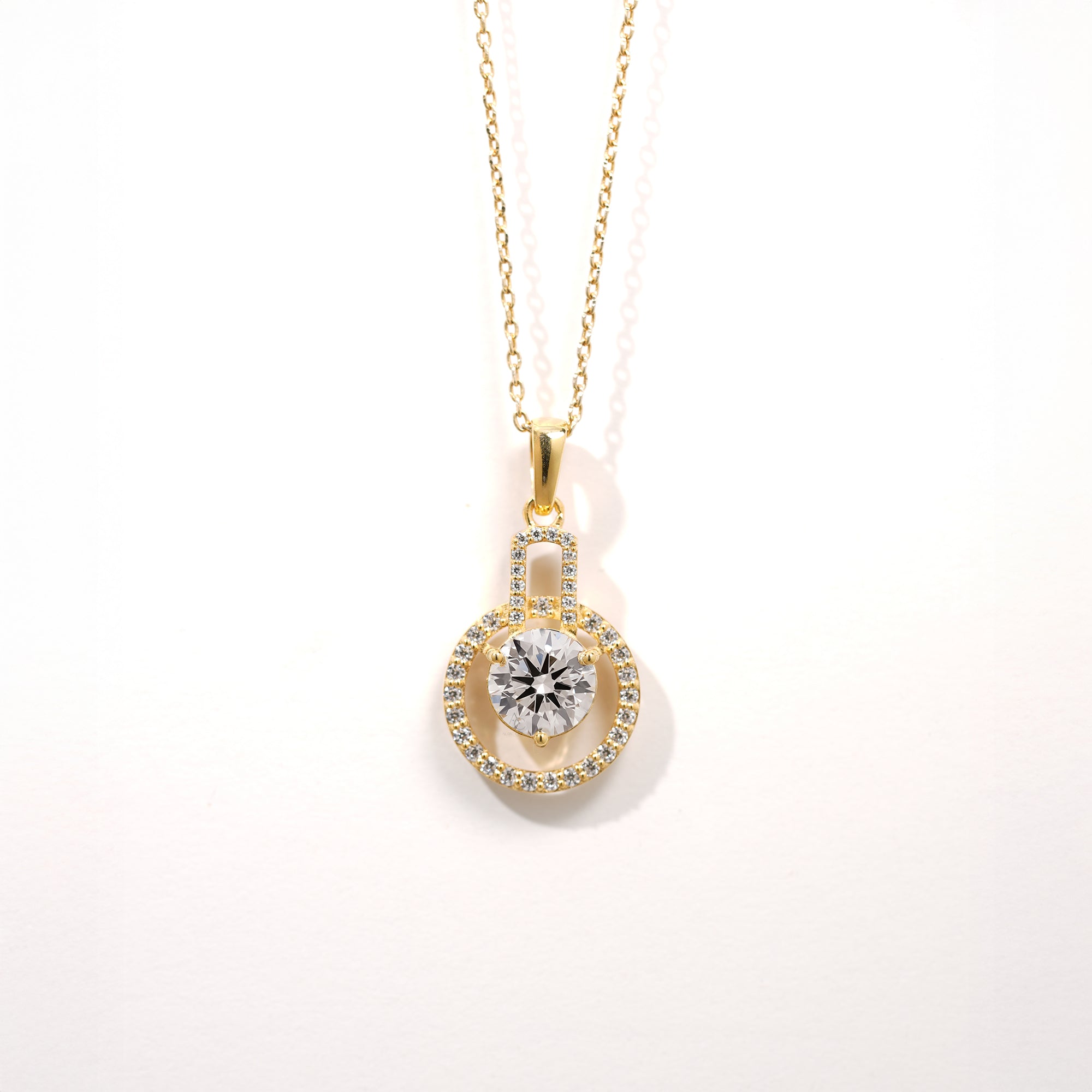 Round Halo Diamond Pendant