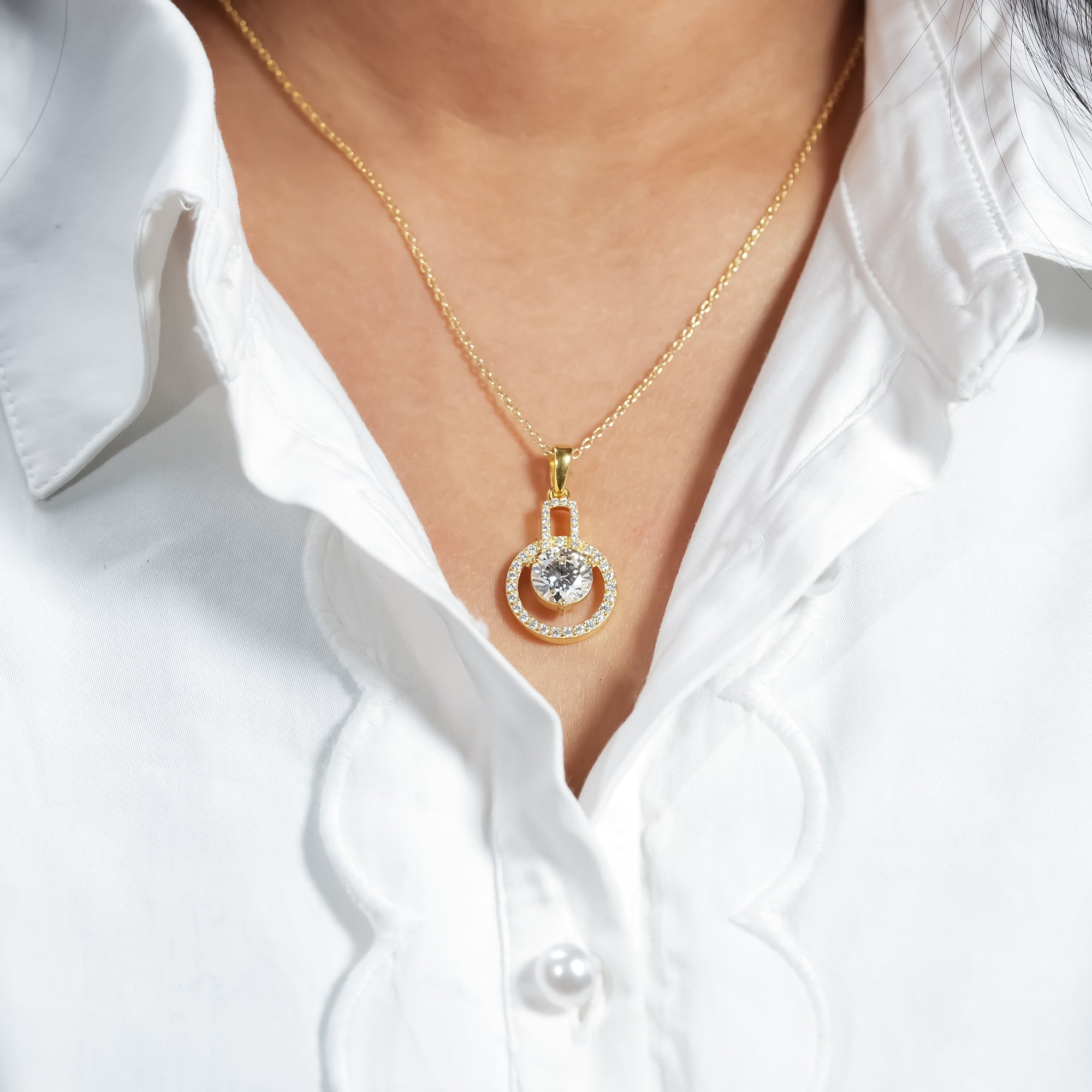 Round Halo Diamond Pendant