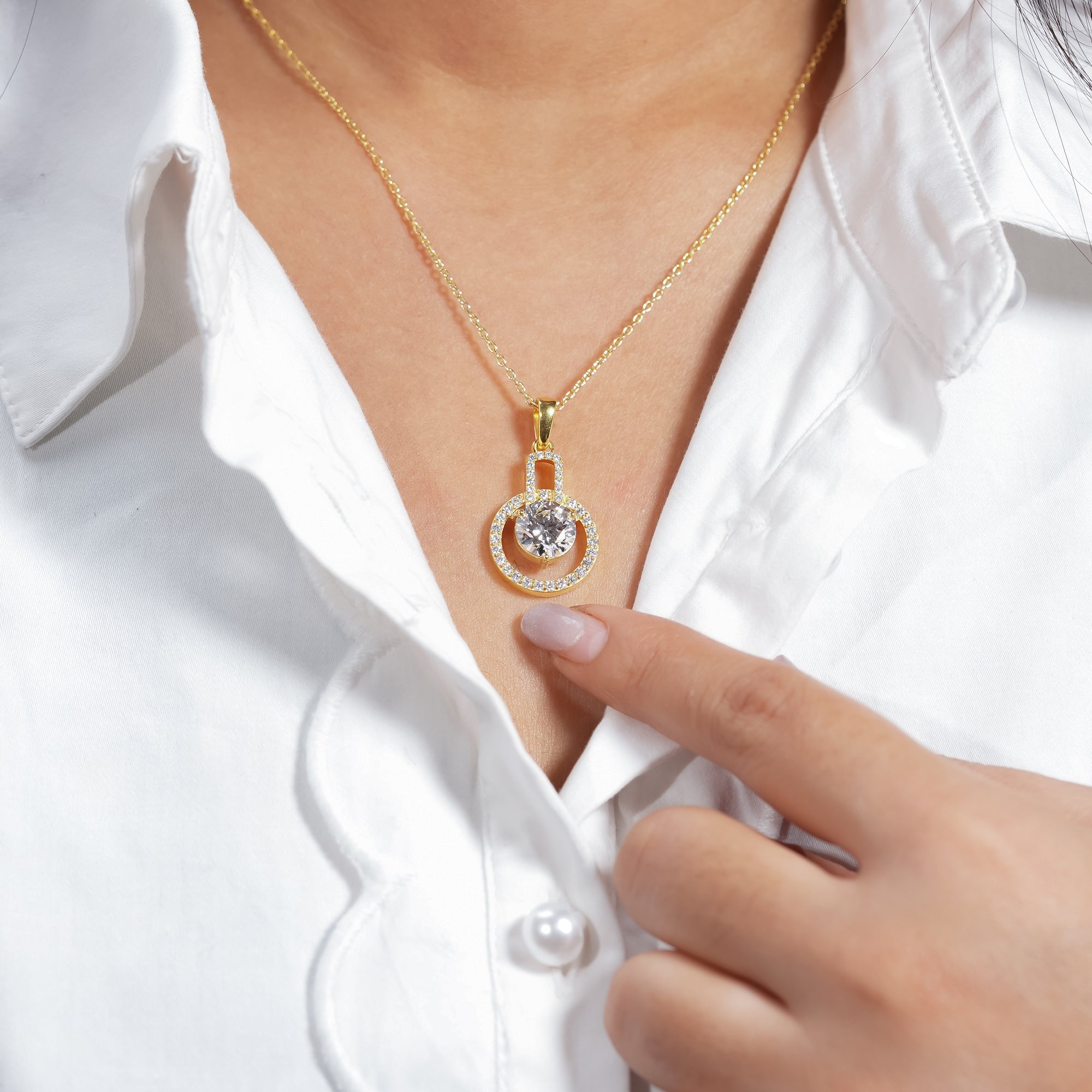Round Halo Diamond Pendant