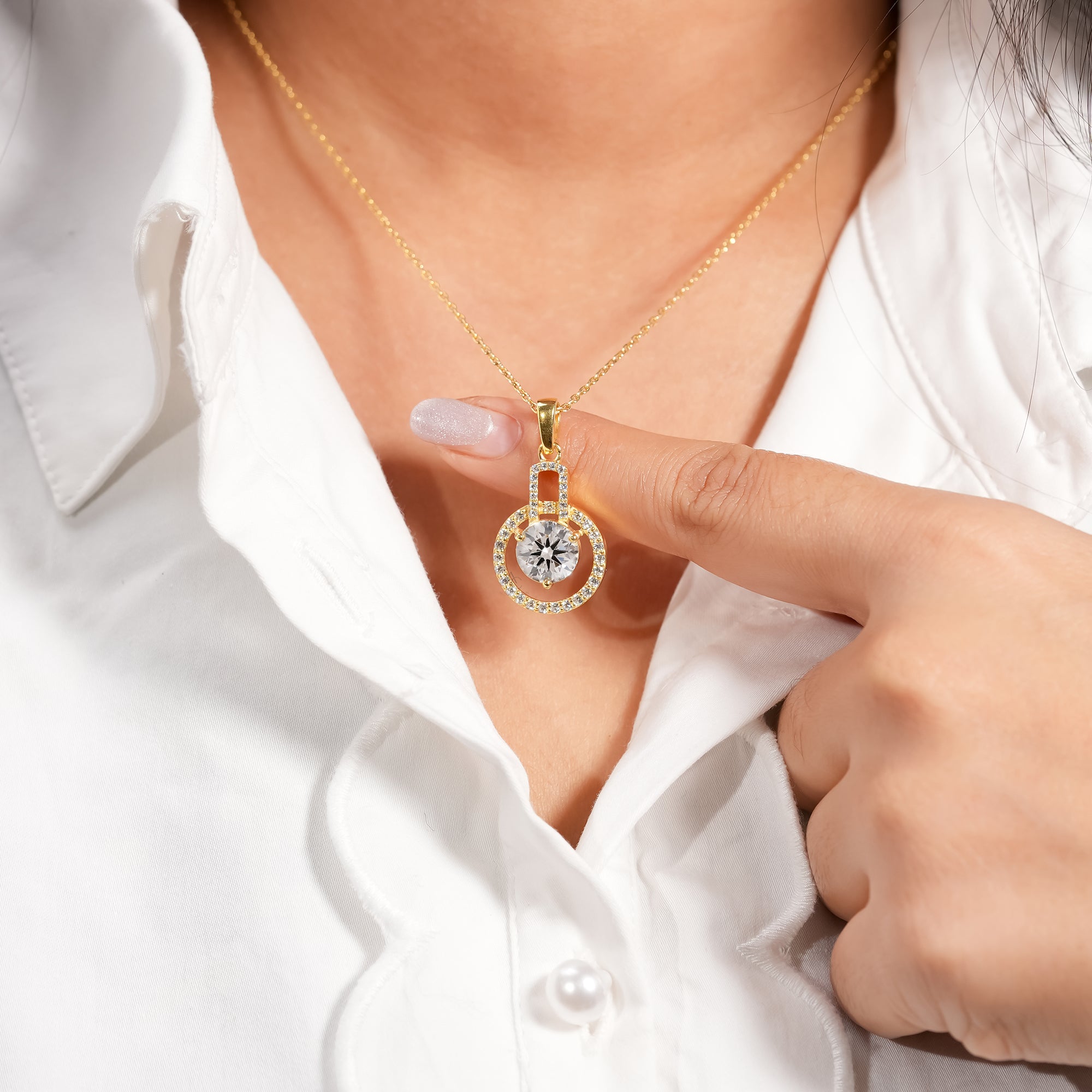 Round Halo Diamond Pendant