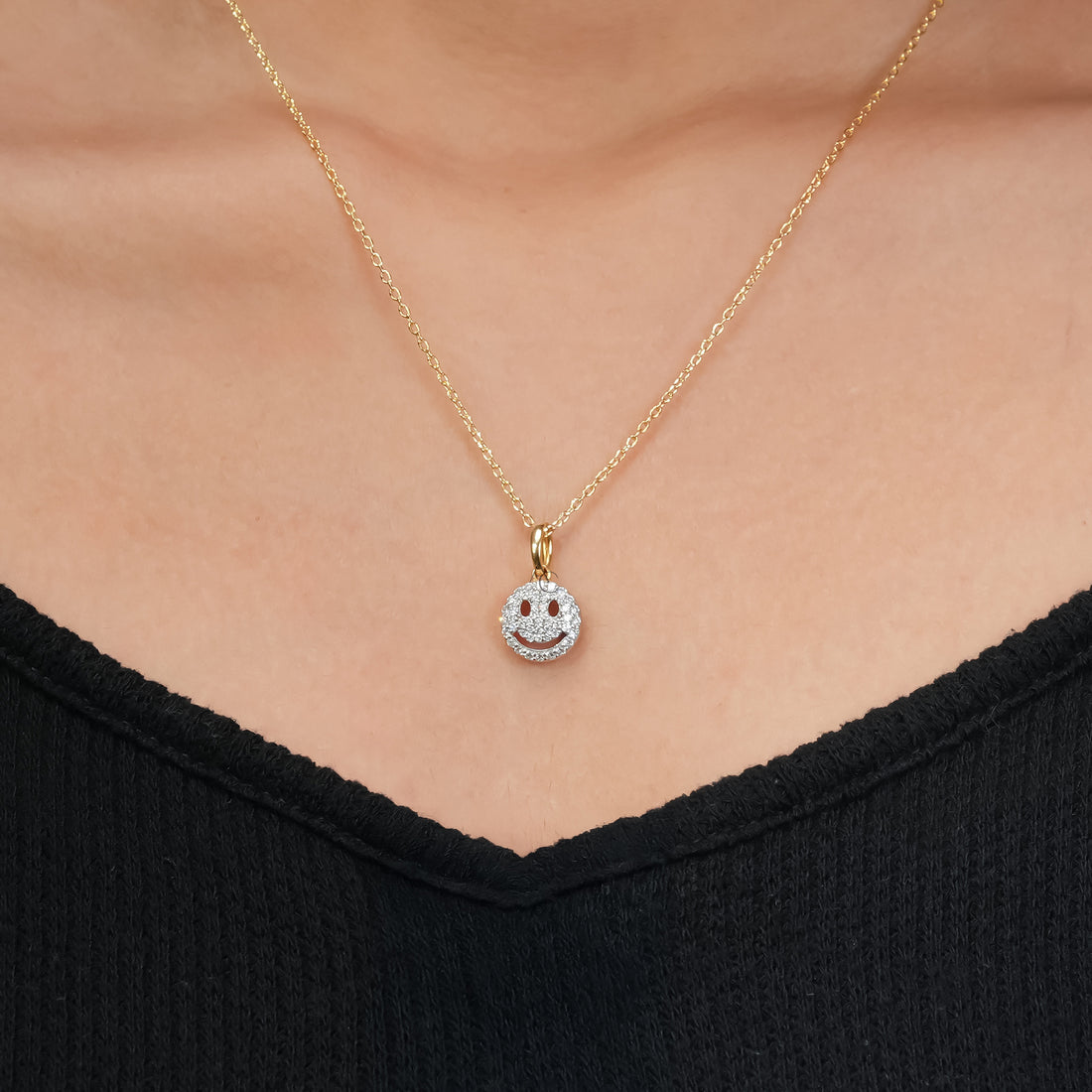 Pavé Smile Diamond Pendant