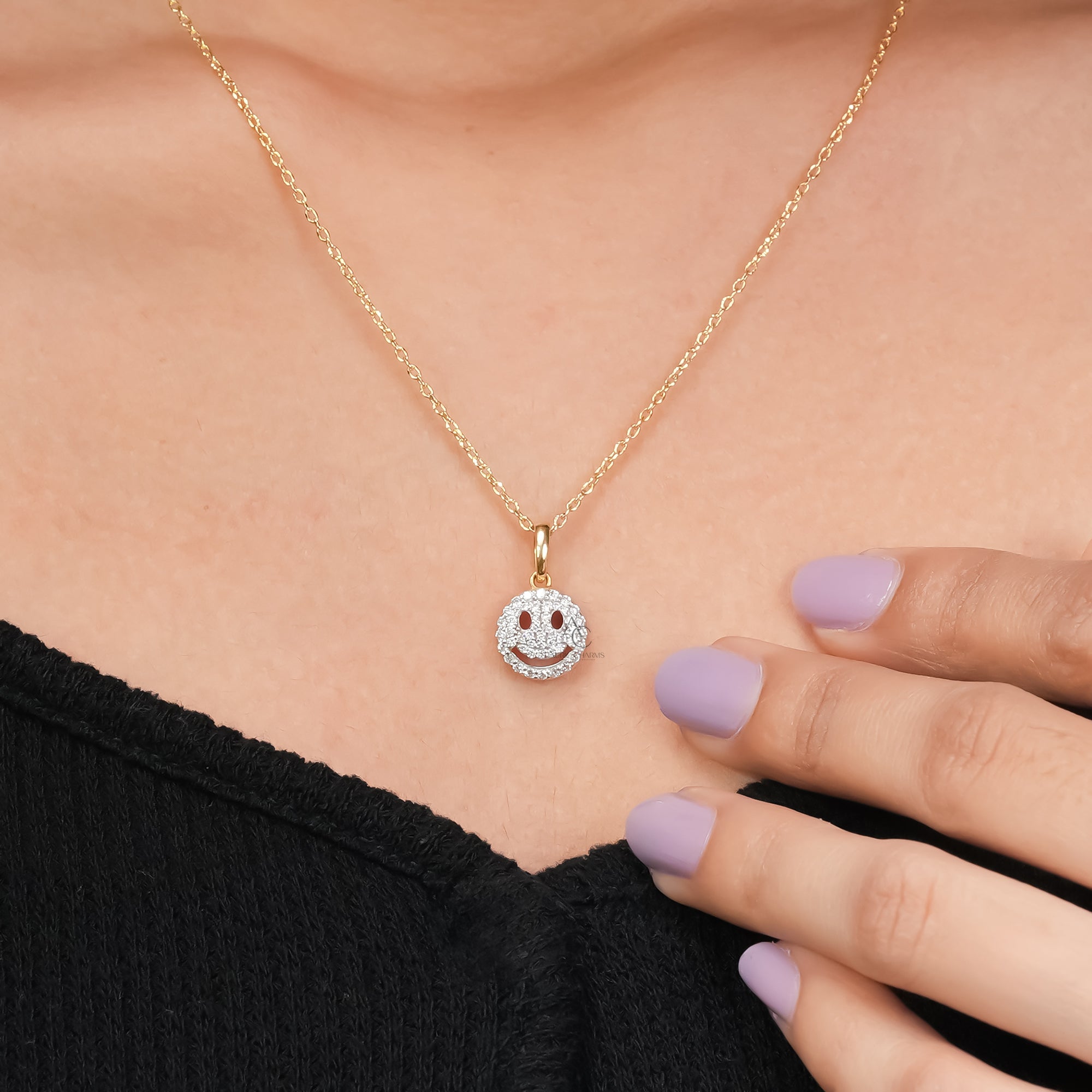 Pavé Smile Diamond Pendant