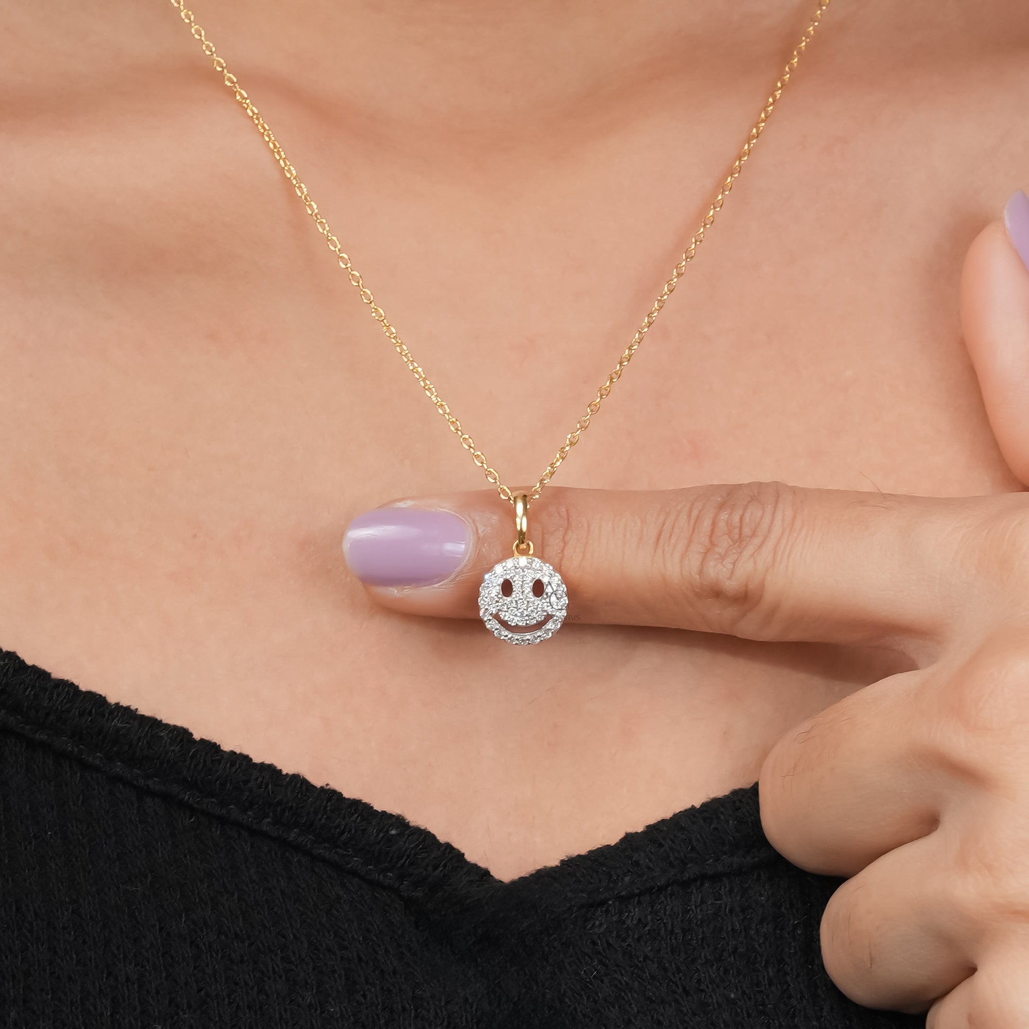 Pavé Smile Diamond Pendant