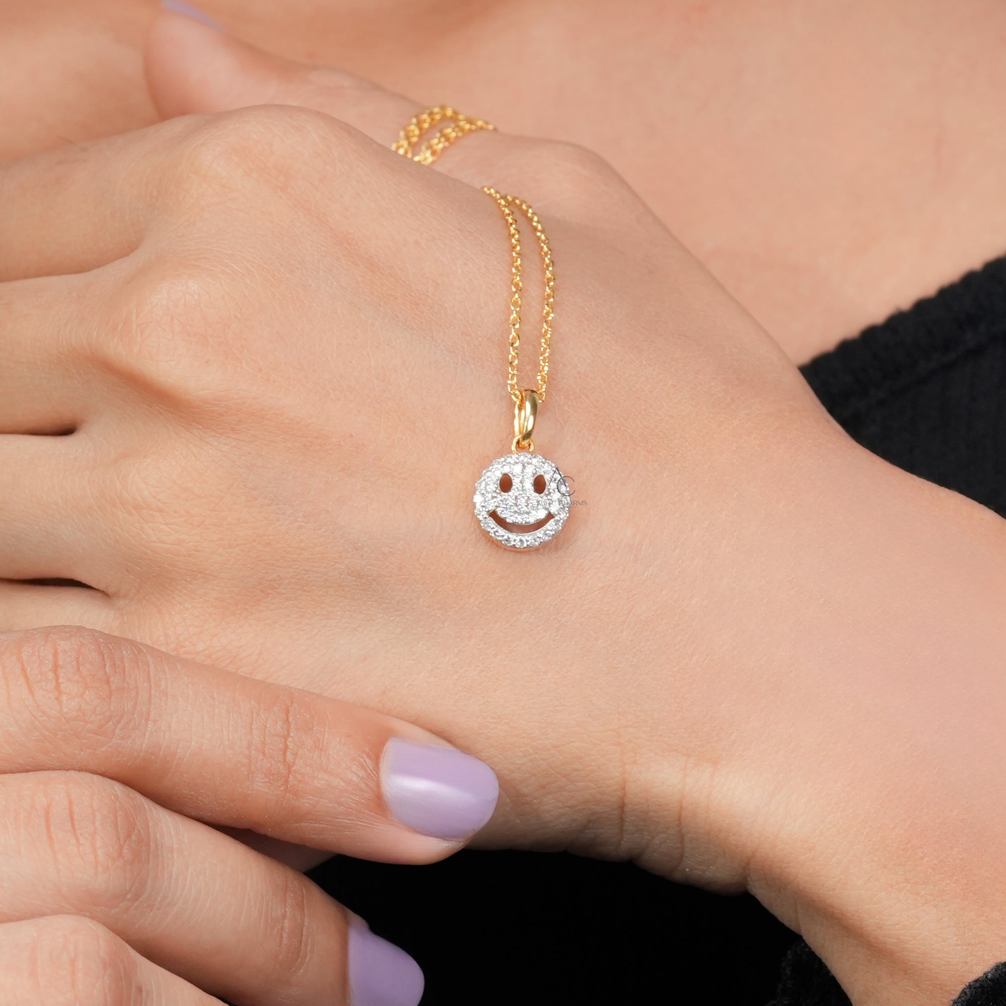 Pavé Smile Diamond Pendant