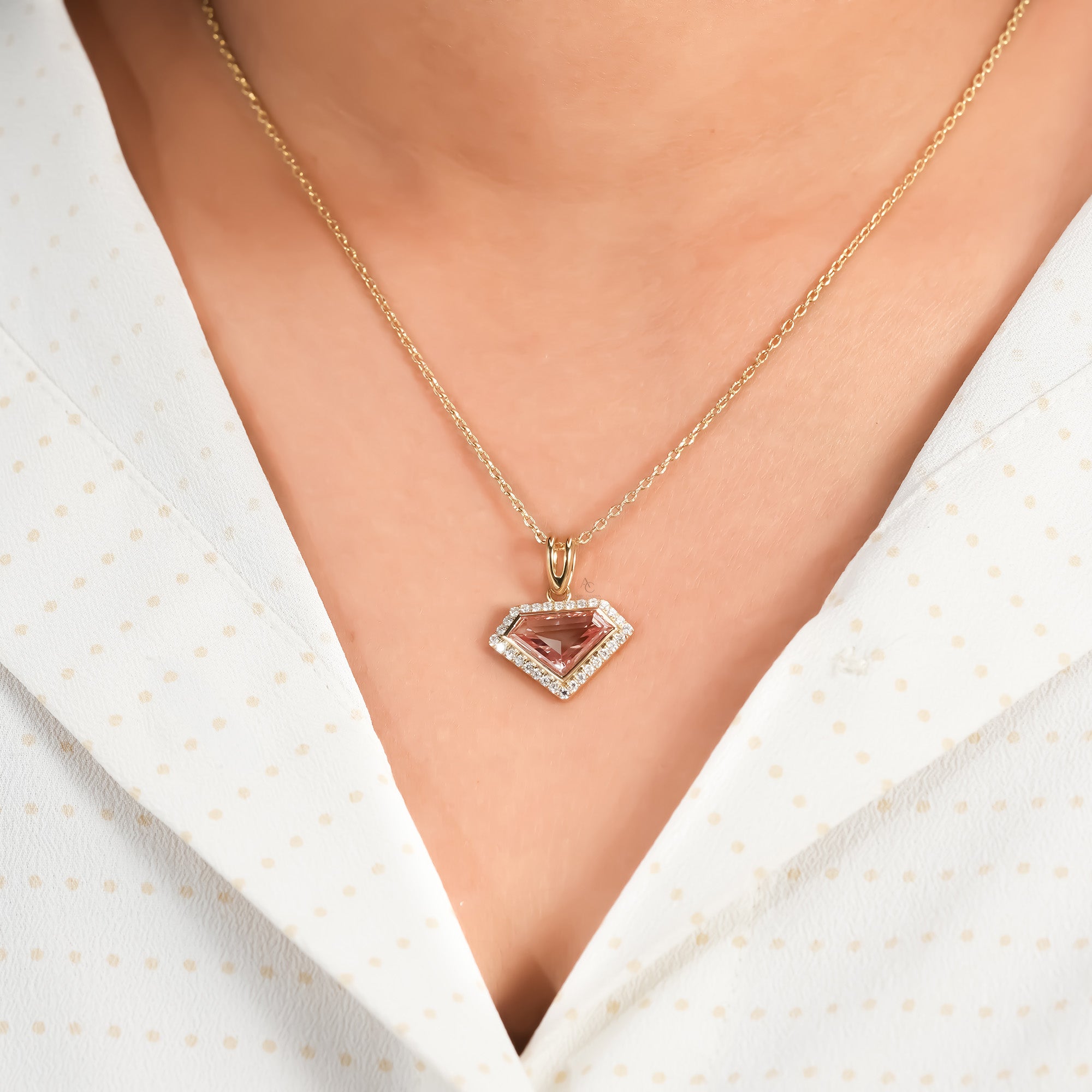 2.5 Ct Pink Shield Diamond Necklace