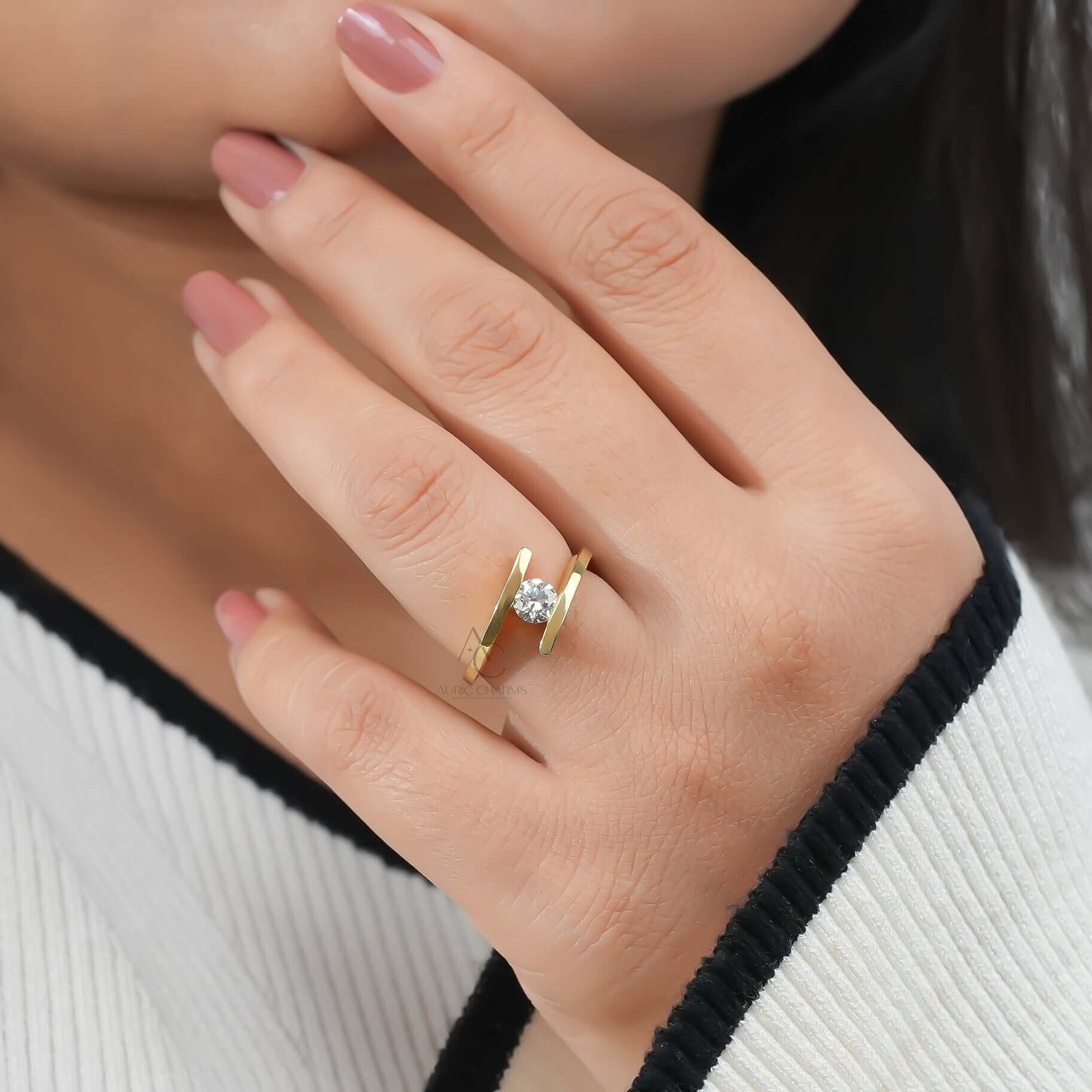 Zendaya Wrap Solitaire Ring in Lab Diamond