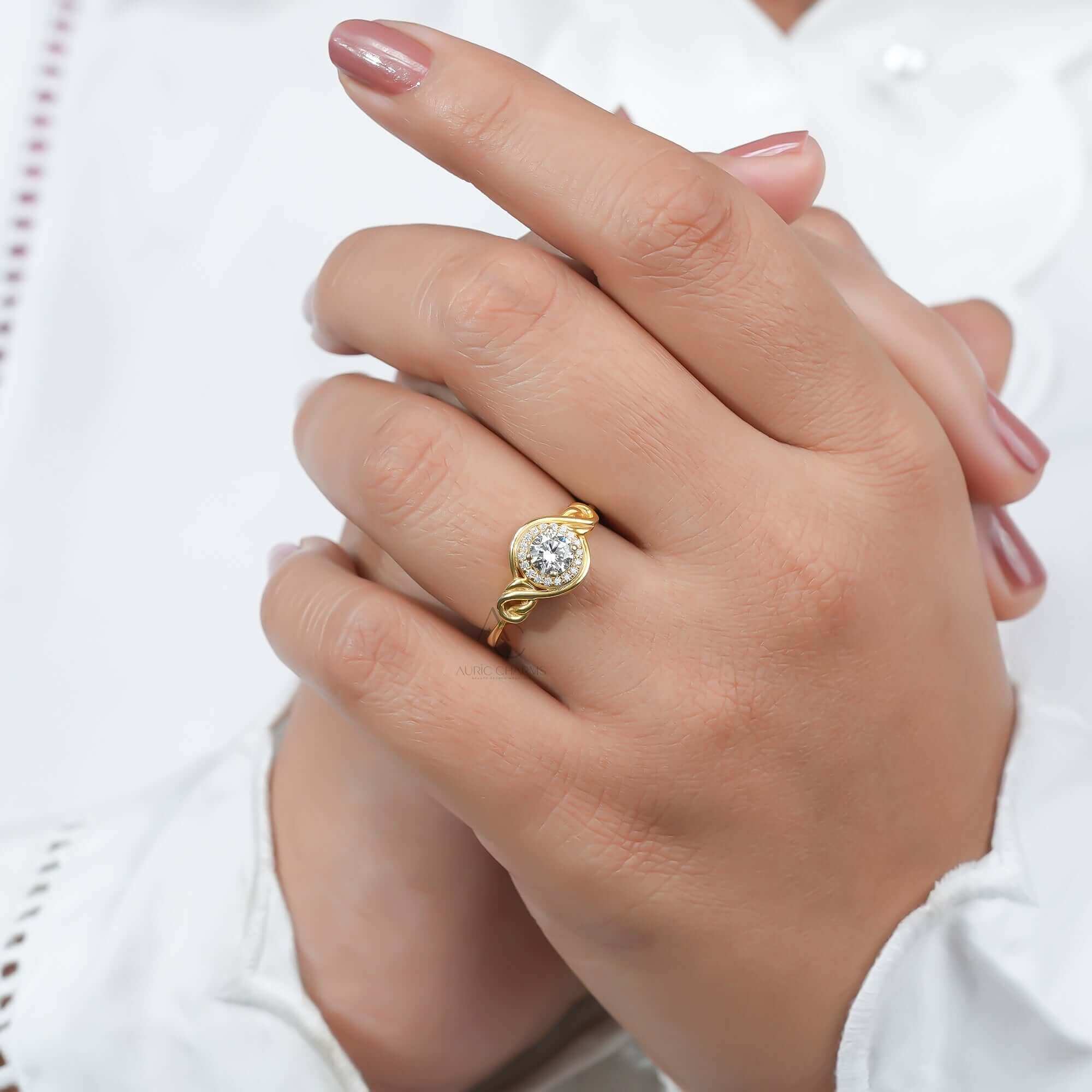 Timeless Romance Round Halo Diamond Ring