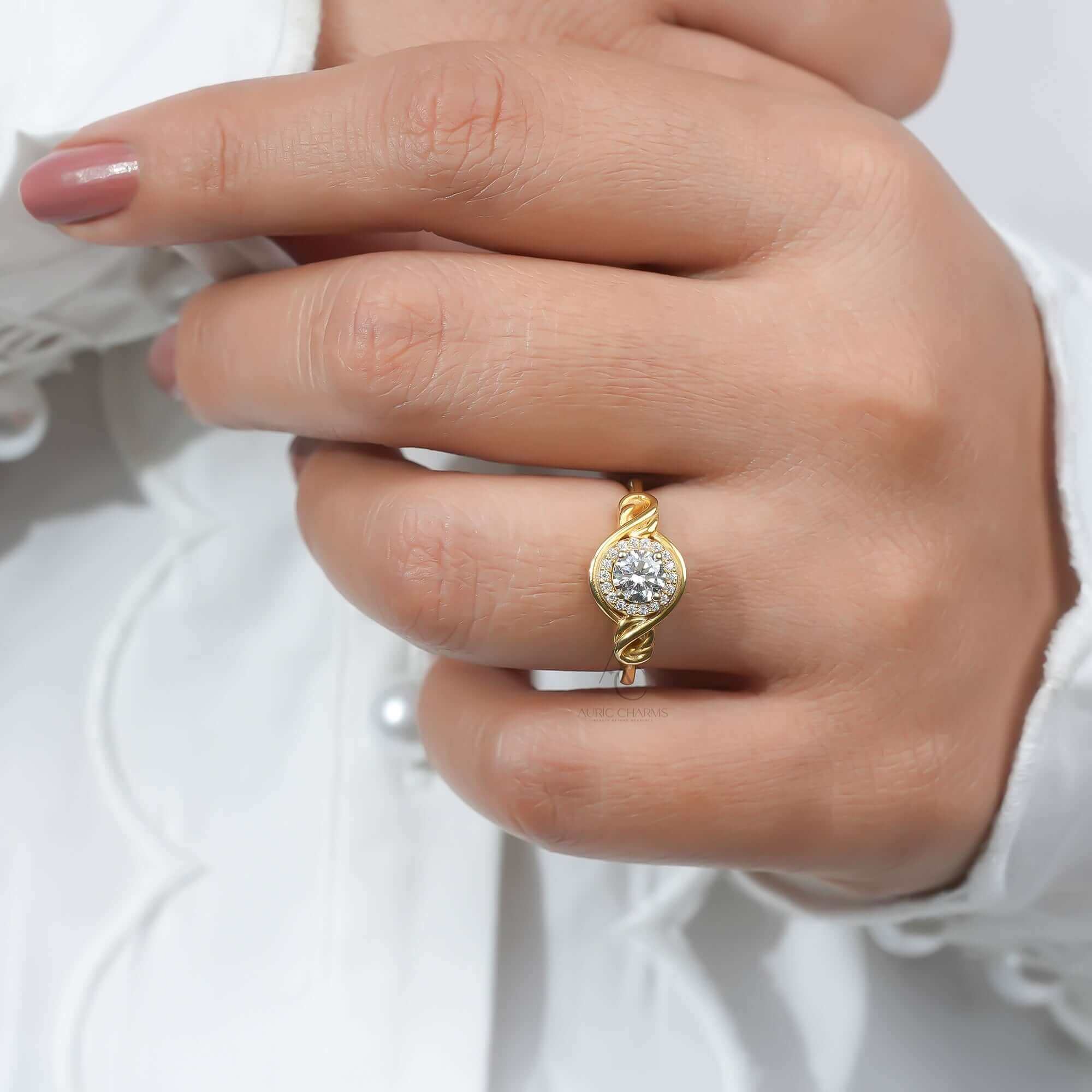 Timeless Romance Round Halo Diamond Ring