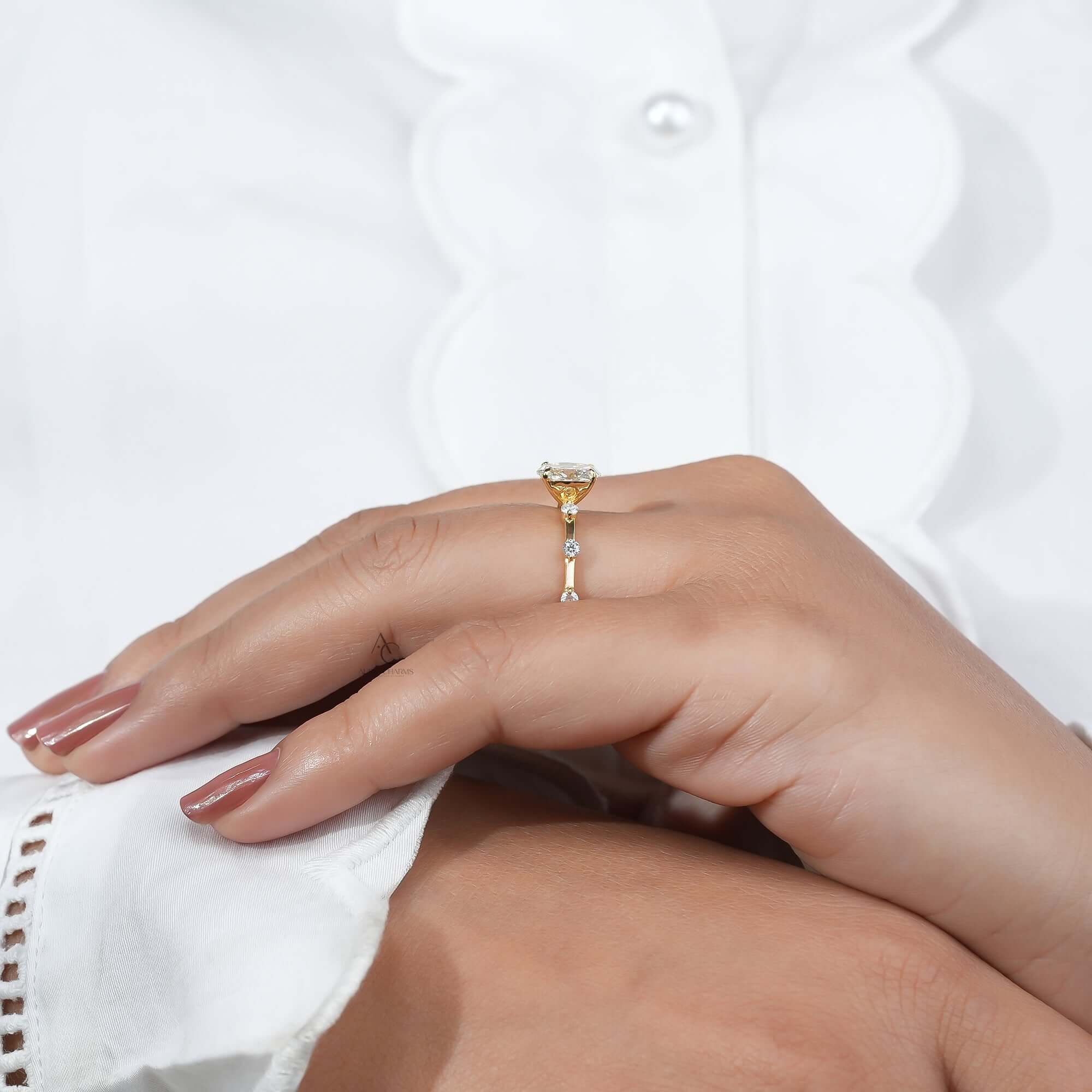 Nova Oval Distance Pavé Lab-Grown Diamond Ring