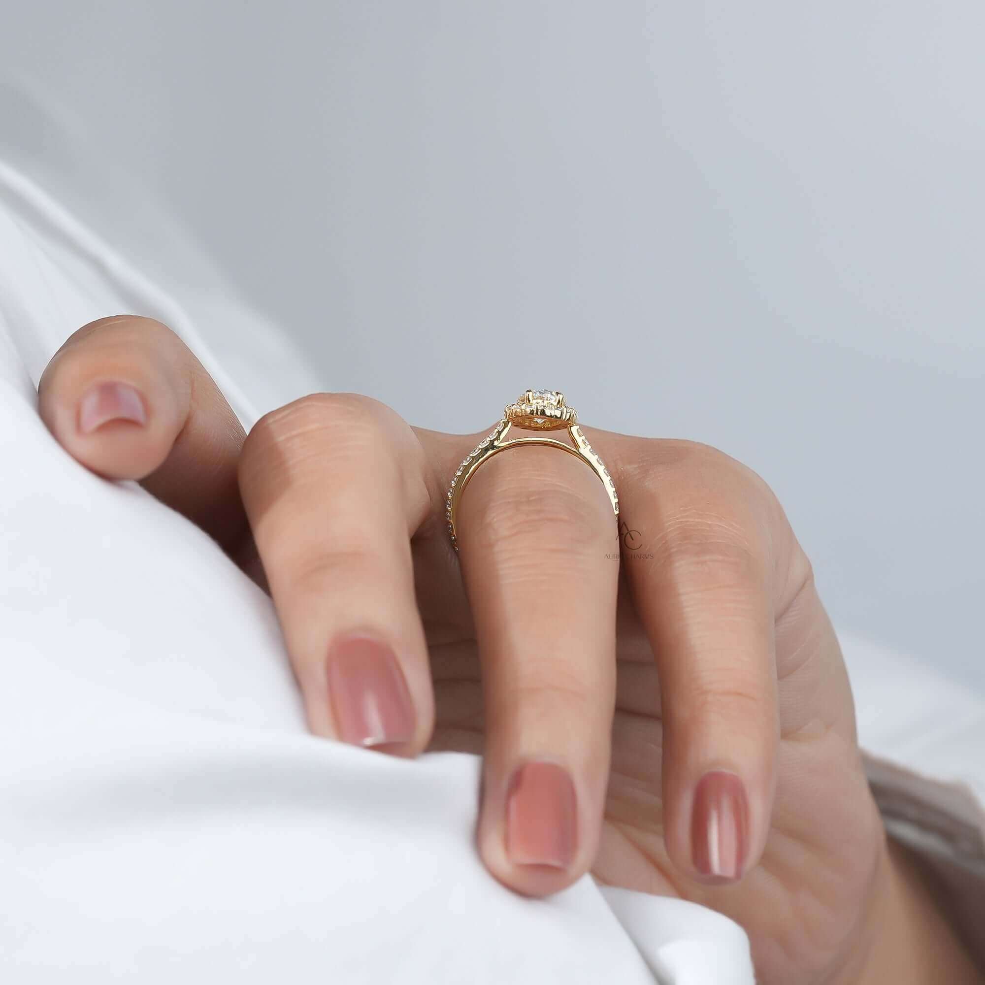 Aurielle Oval Halo Lab-Grown Diamond Ring