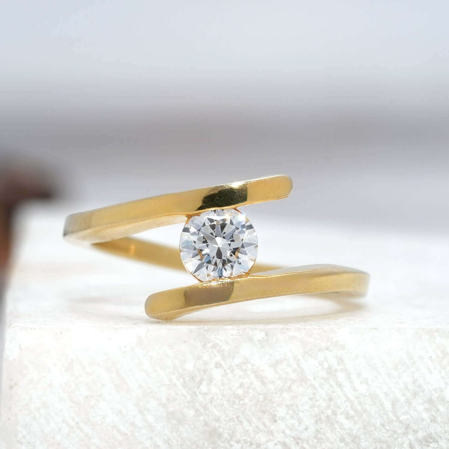 Zendaya Wrap Solitaire Ring in Lab Diamond