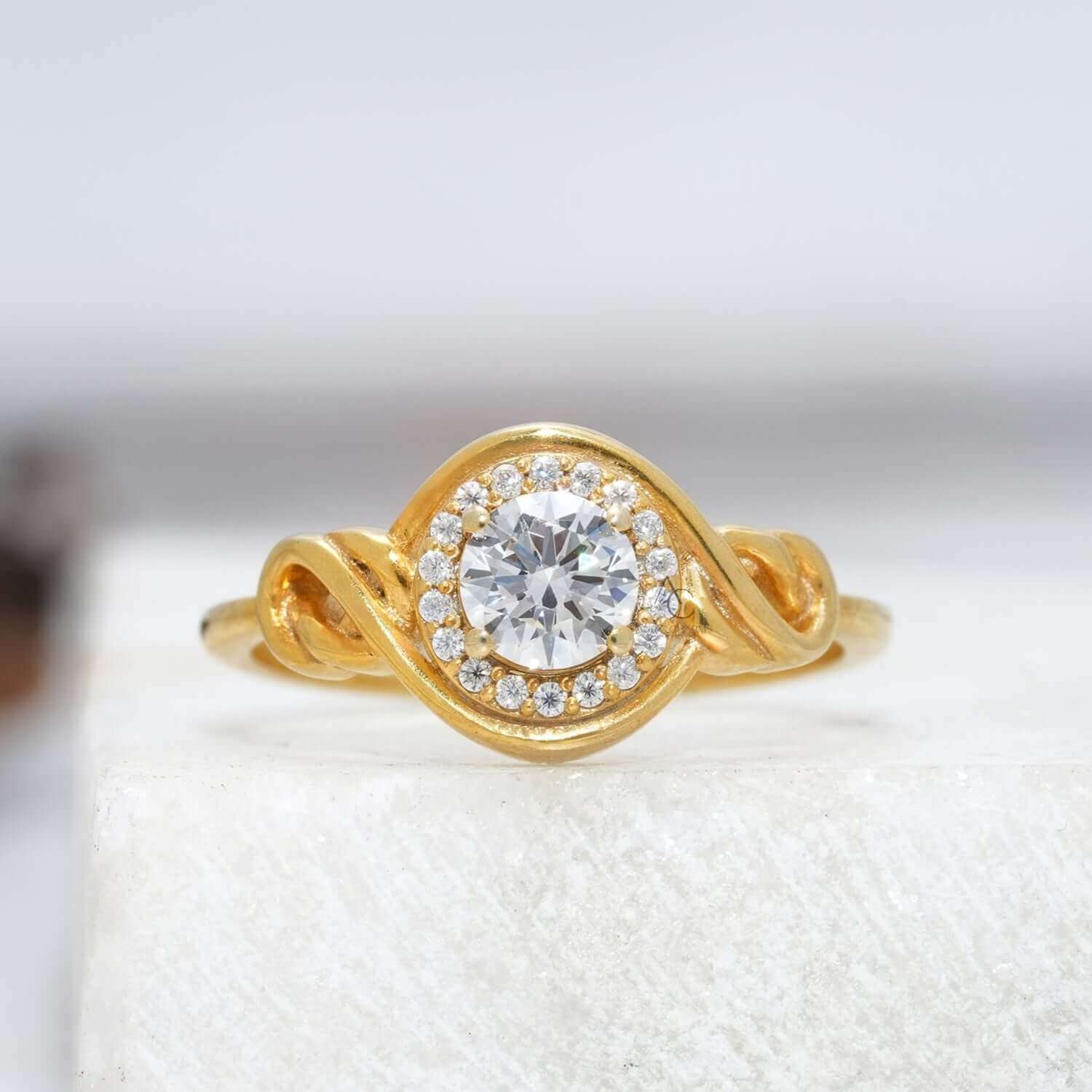 Timeless Romance Round Halo Diamond Ring