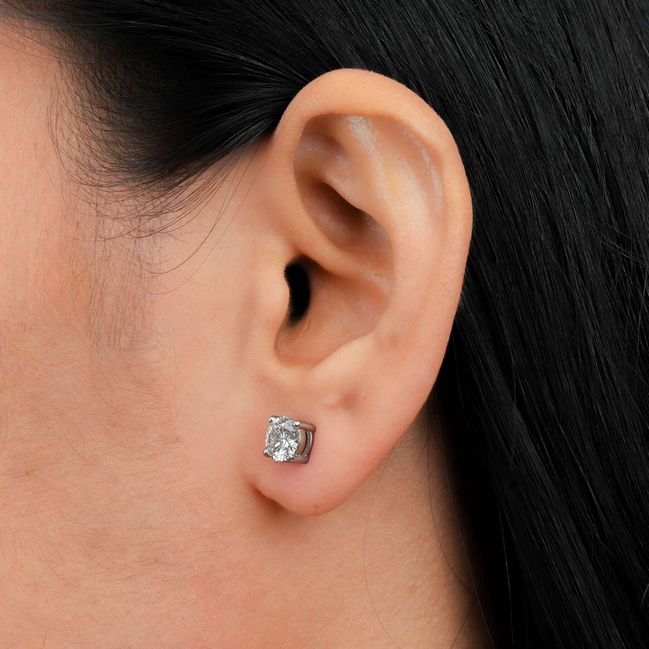 Hailey Luxe Round Diamond Stud Earrings