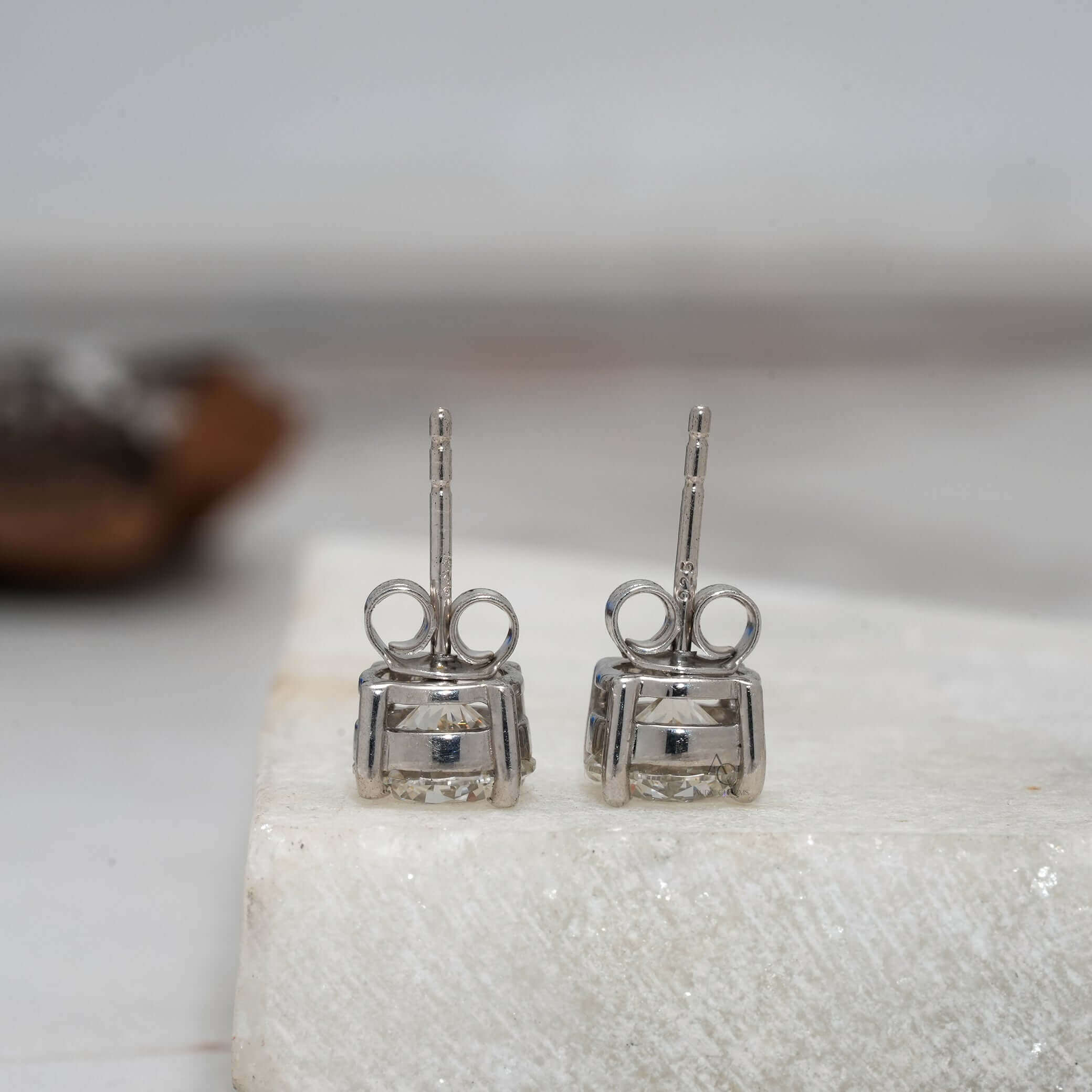 Hailey Luxe Round Diamond Stud Earrings