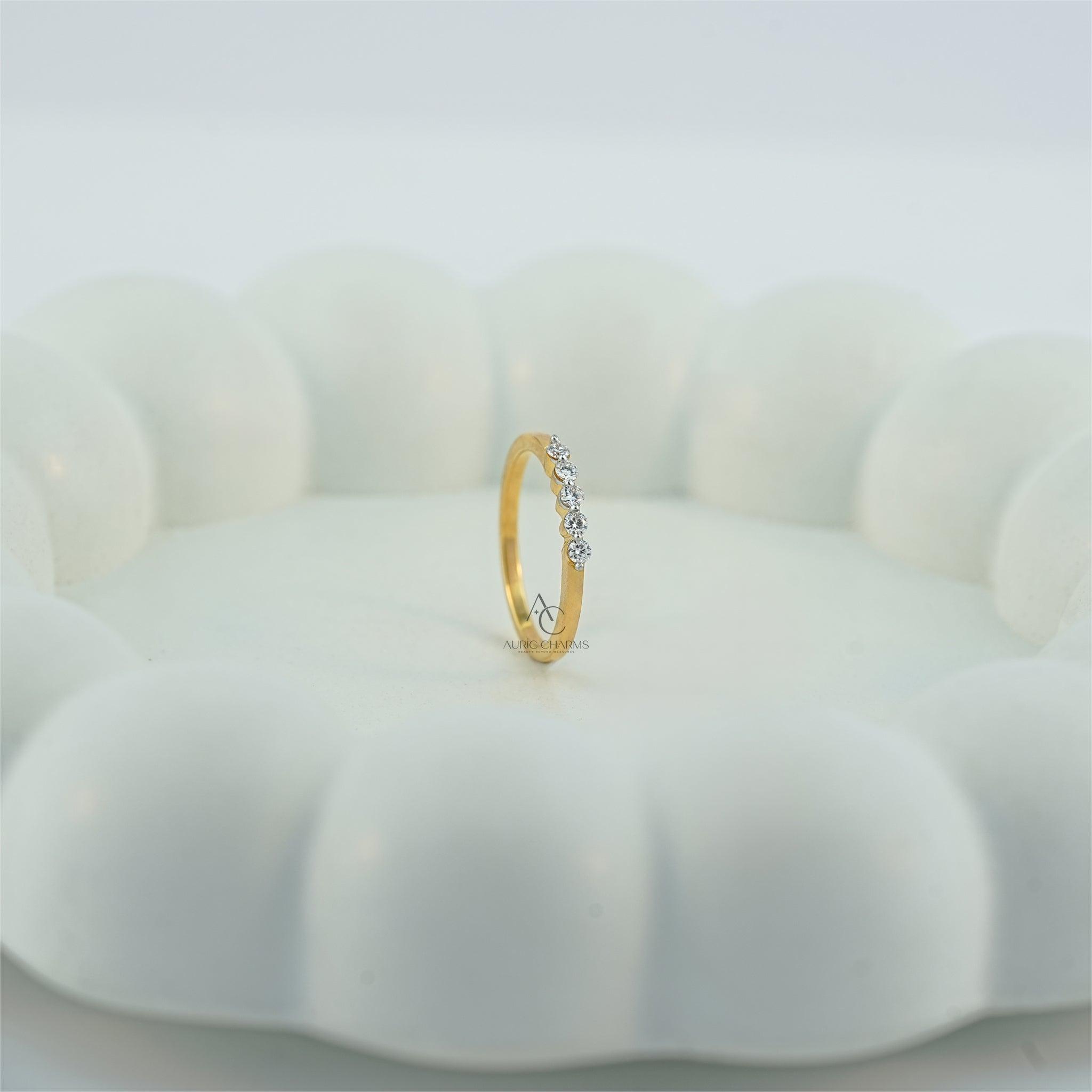 Minimalist gold diamond ring with a timeless design, ideal for classic elegance.