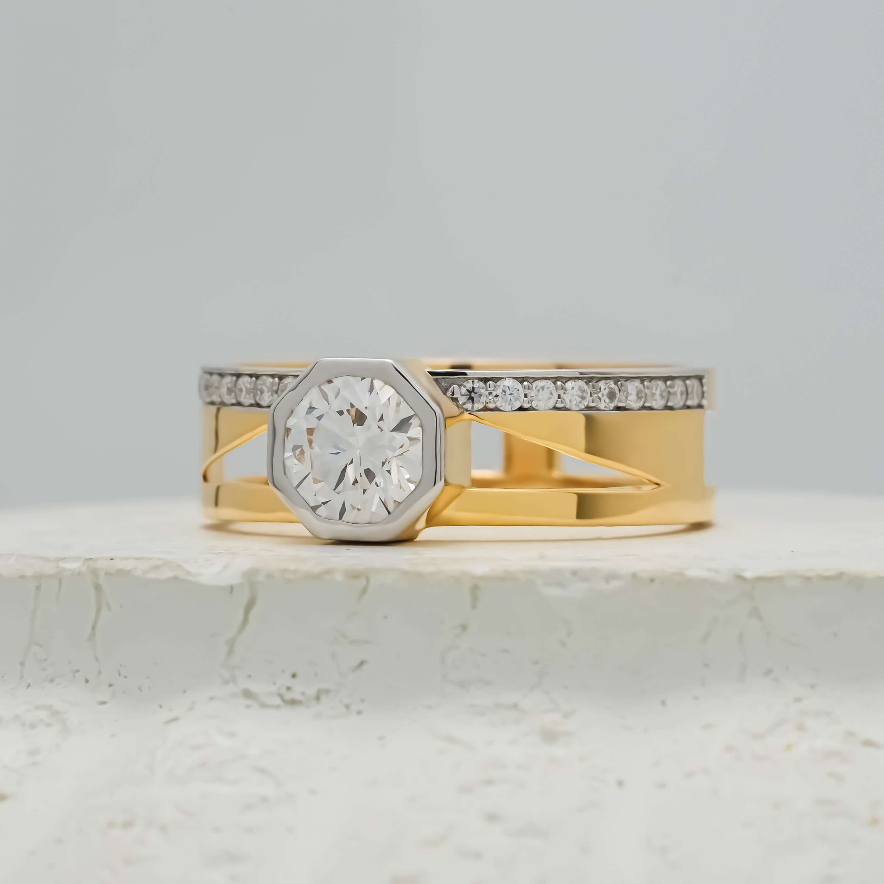 Amal Bezel-Set Diamond Split Shank Ring