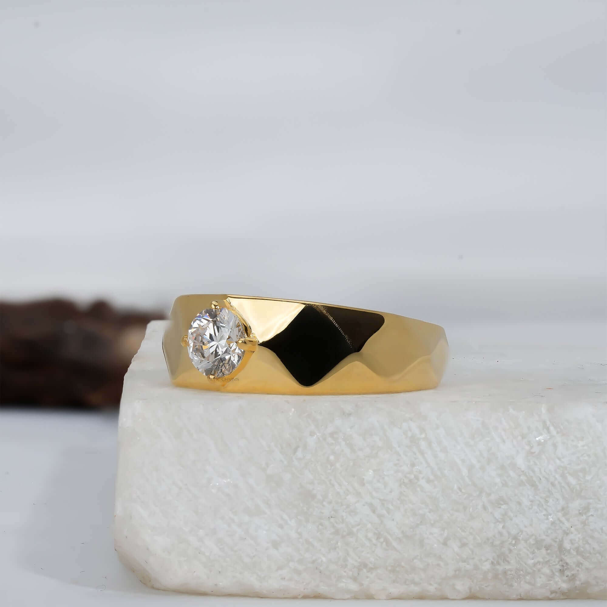 Rockwell Beveled Gold Unisex Solitaire Ring