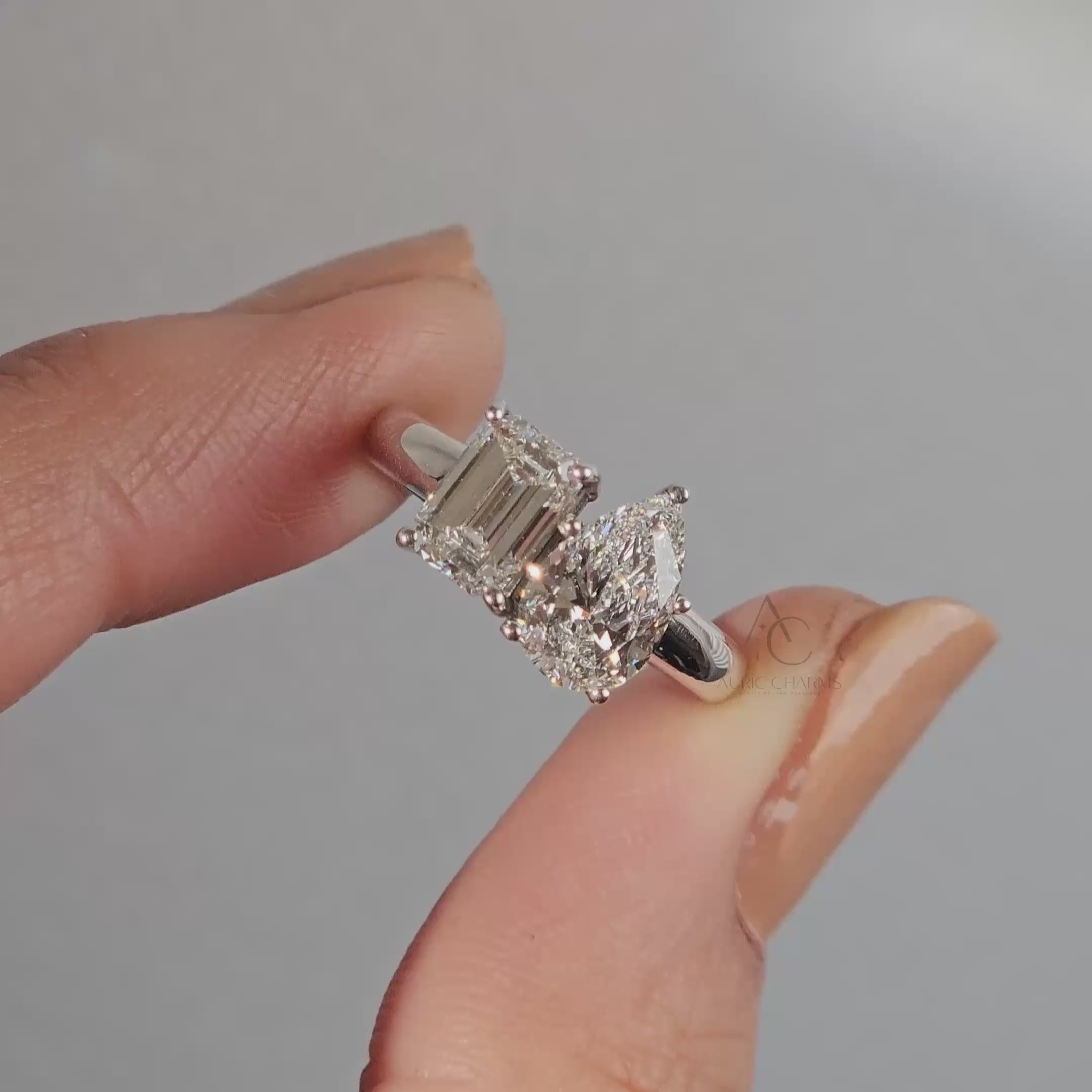 Toi et Moi Emerald & Pear Lab-Grown Diamond Ring