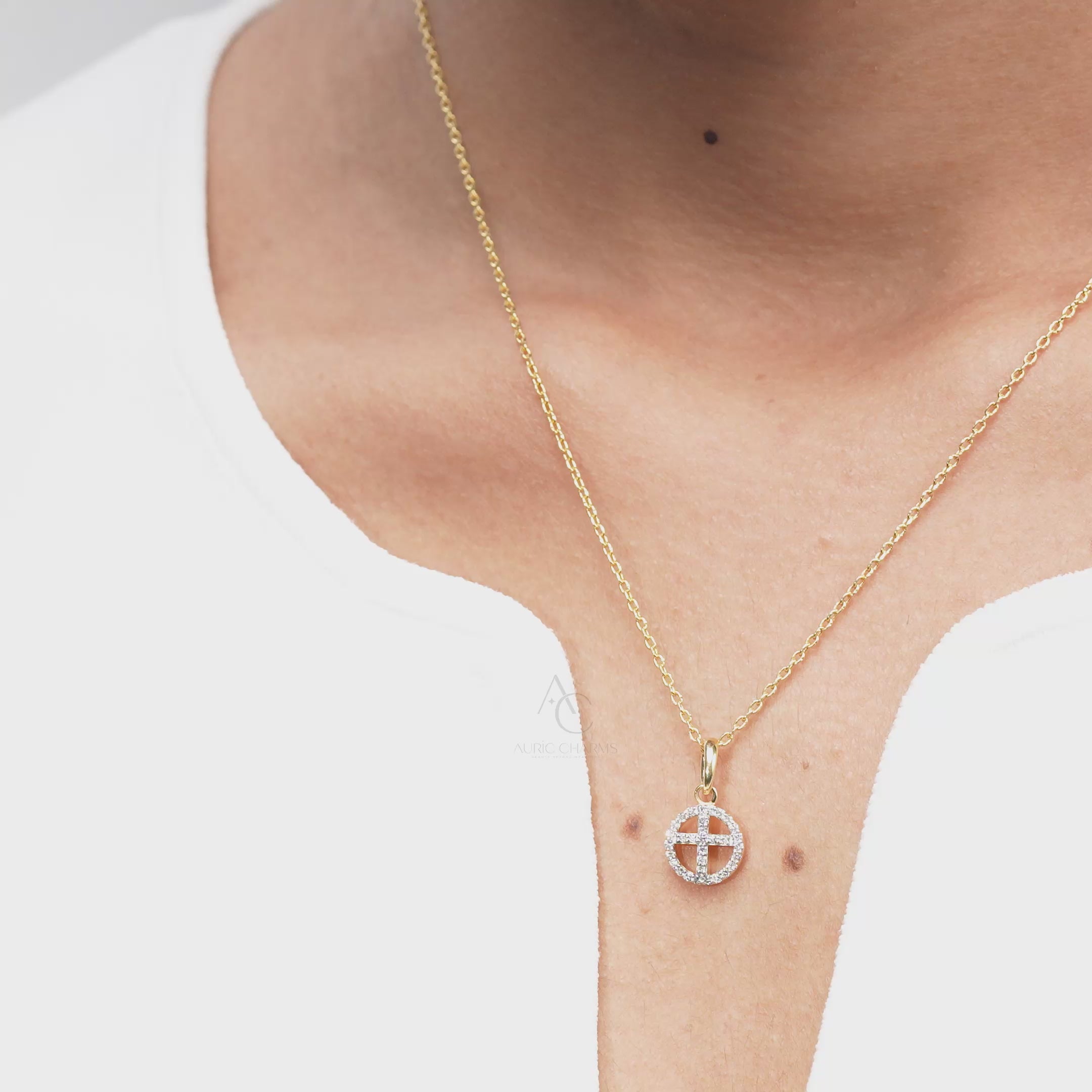 Pavé Cross Diamond Pendant