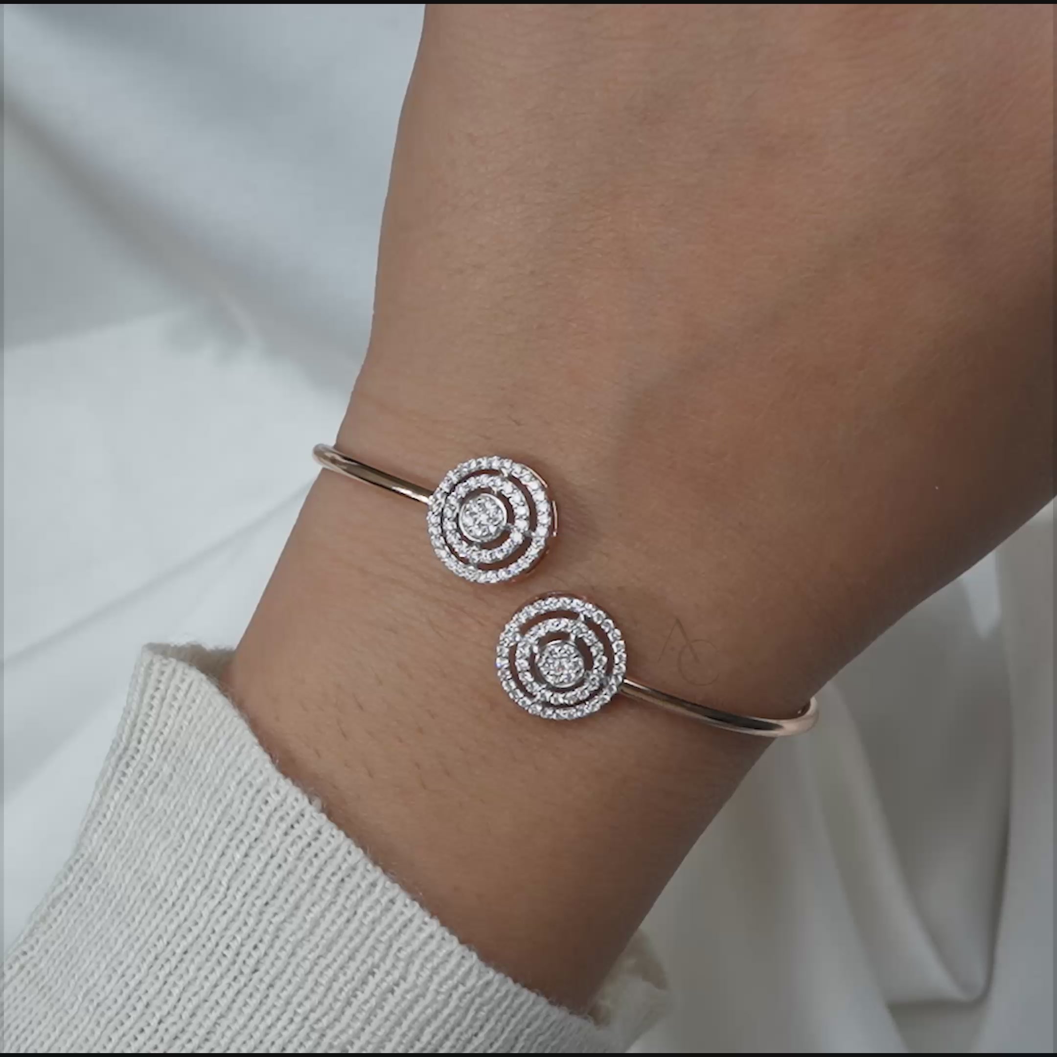 Zendaya Round Halo Diamond Bangle in Rose Gold