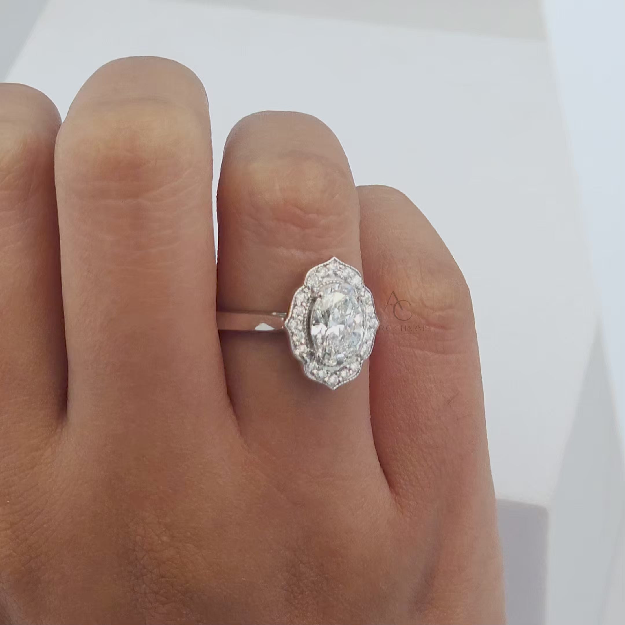 360-degree view of an oval-shaped halo diamond ring, highlighting lab-grown diamond brilliance.