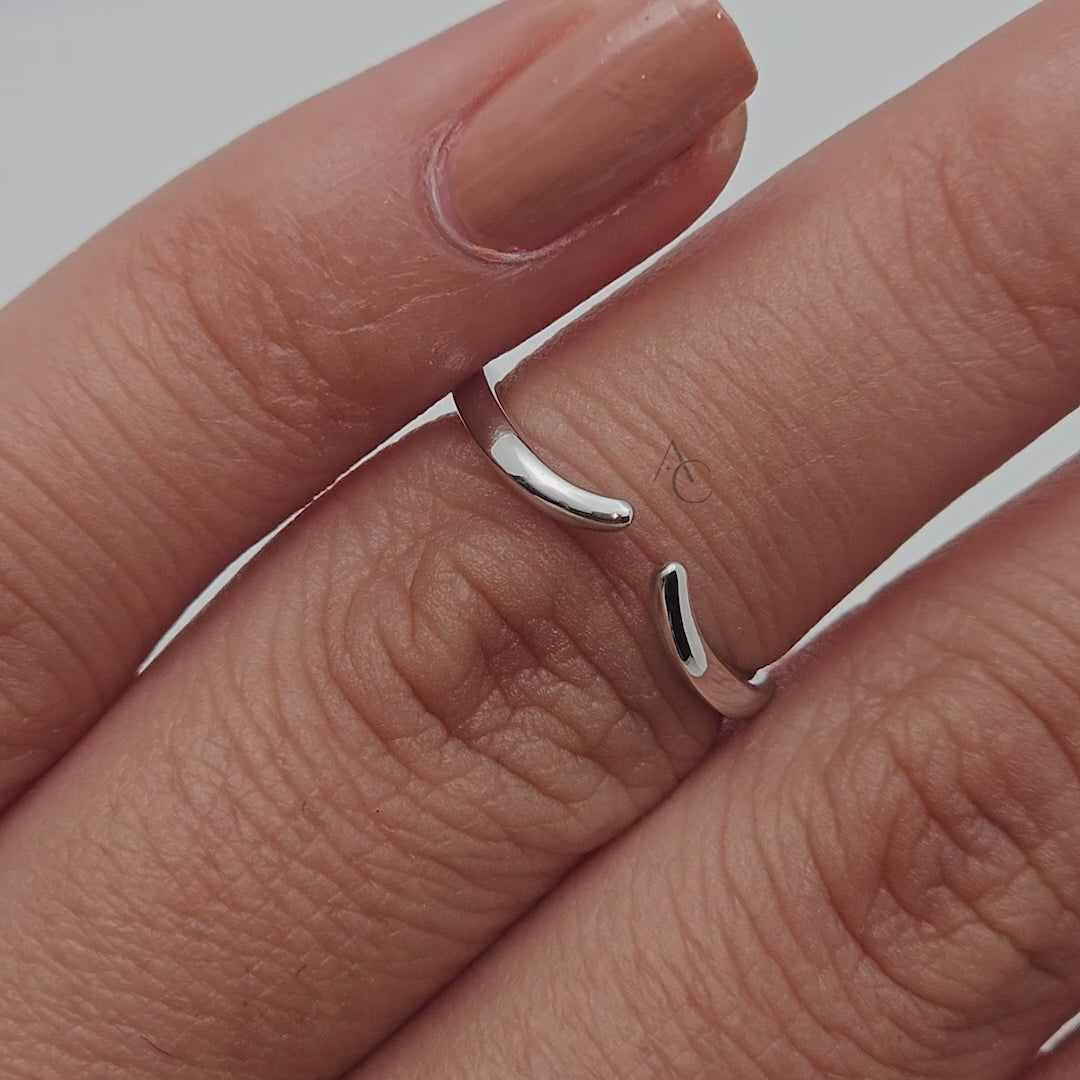 Elle Claw Stackable Solid Gold Spacer Ring